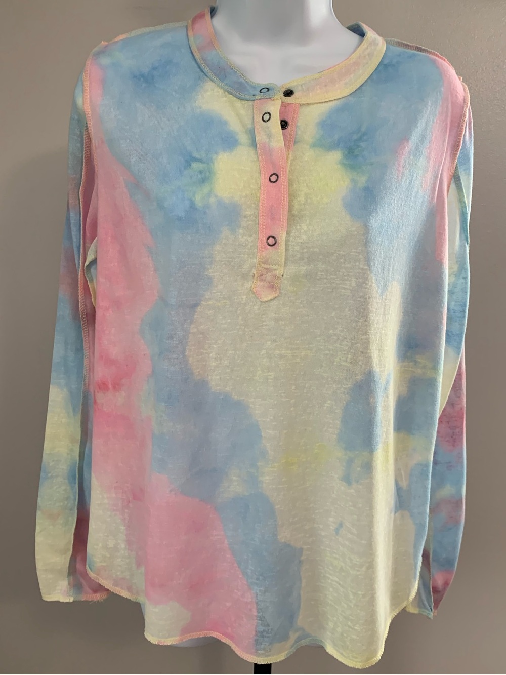 NWT Umgee Pastel Tie-Dye Henley in Pink, Blue & Yellow